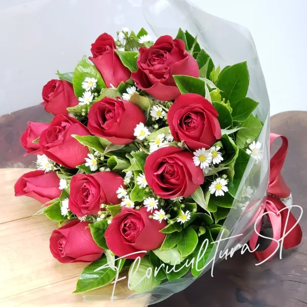 Buquê Paulista com 12 Rosas