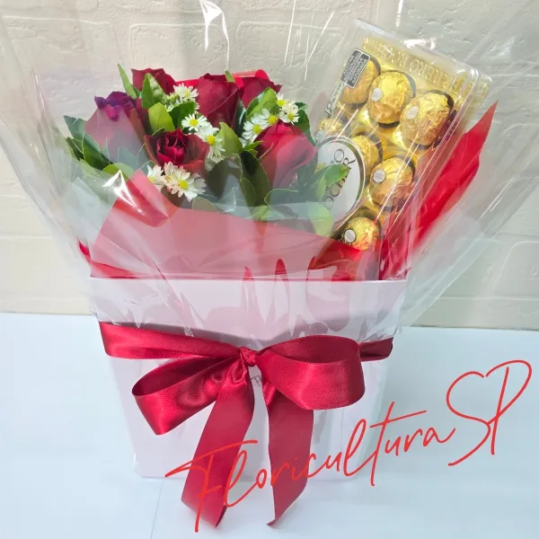 Caixa Surpresa Rosas e Ferrero